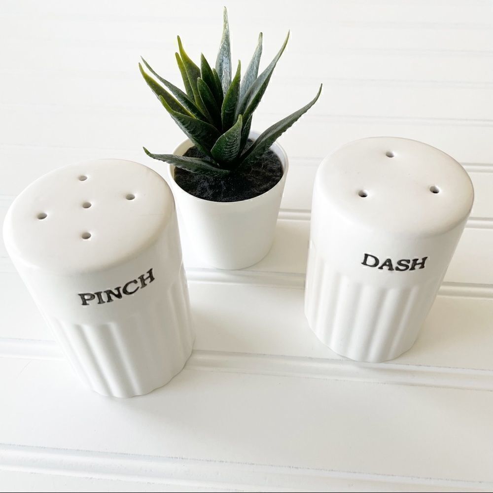 Primitives by Kathy “Pinch & Dash” Farmhouse Salt & Pepper Shaker Set